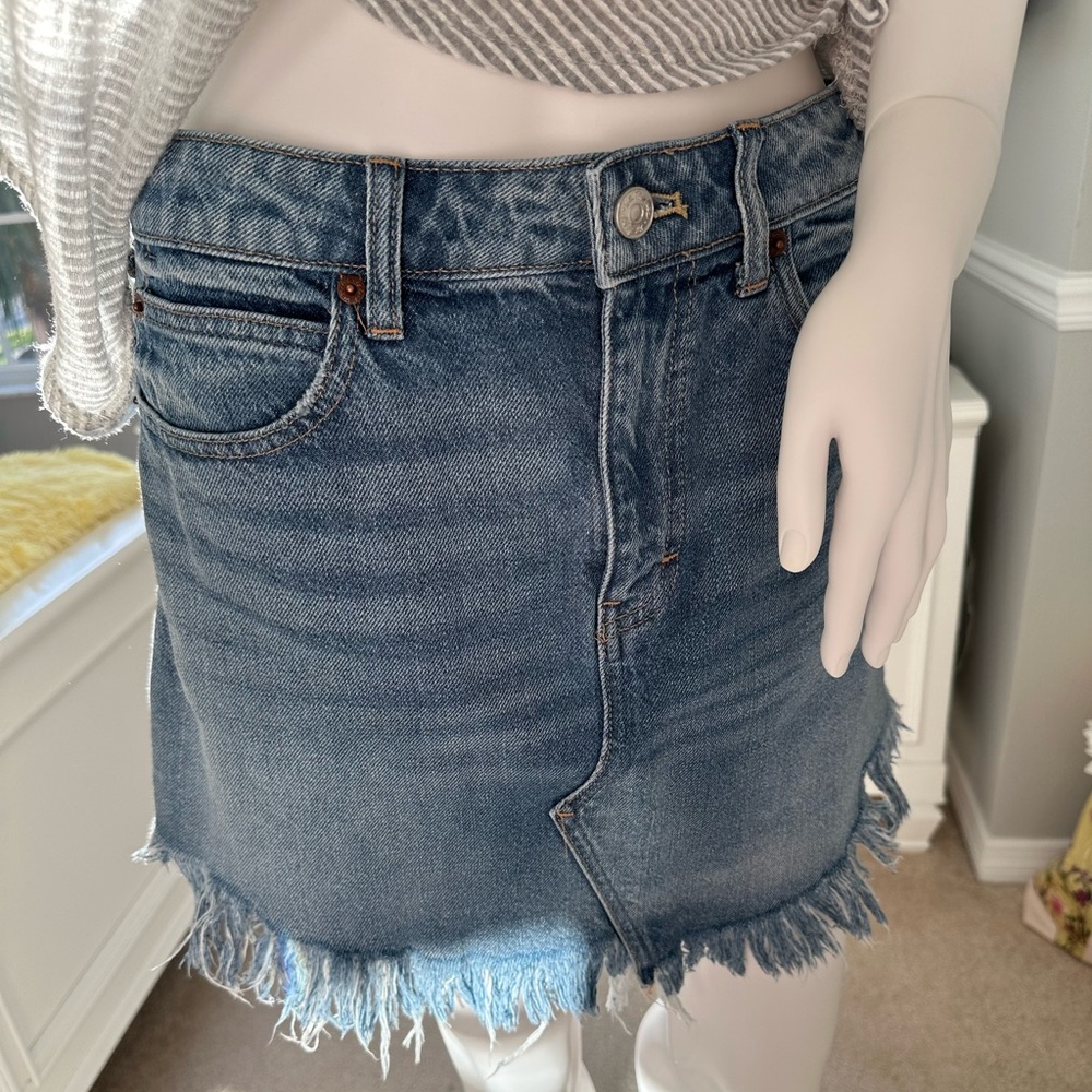 FREE PEOPLE BOHO FRINGE JEAN SKIRT SIZE 27